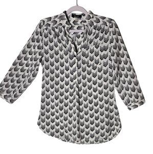 41 Hawthorn Black and White Arrow Blouse Women's Size Medium NWOT